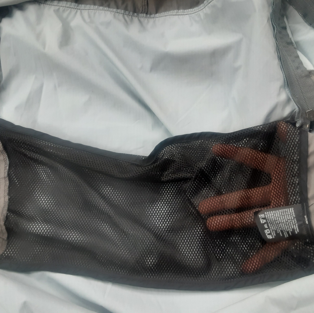 Helly Hansen Convertible Bike/Multisport Waterproof Jacket,Rear Cargo Pocket,EUC - Picture 7 of 8